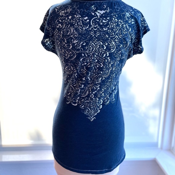 Maurices V-Neck Embellished Graphic Fitted T-Shirt Blue/Silver, Size XS - Picture 5 of 10